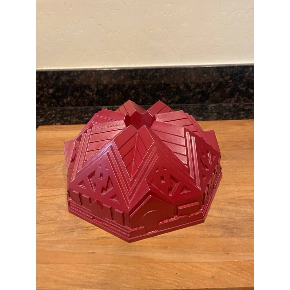 KitchenAid Cathedral Cast Aluminum Bundt Cake Pan